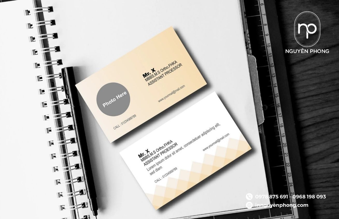 Mẫu card visit bác sĩ chất lượng